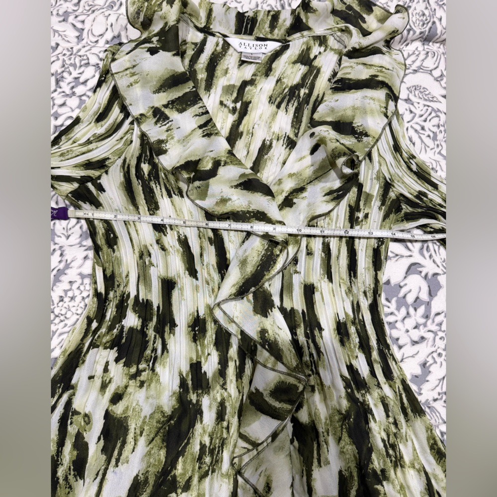 Alison Taylor Green and White Ruffled Blouse size L - Picture 8 of 13